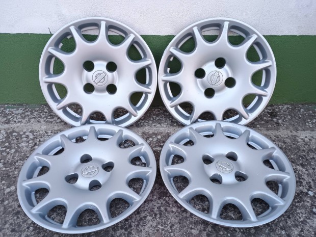 Nissan d�szt�rcs�k 15-�s kerekekre