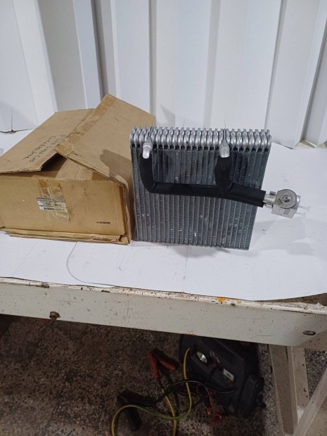 Nissan duble cab klíma radiátor új eladó 27280-eb01