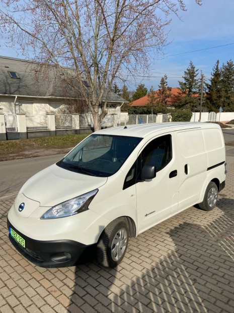 Nissan eNV200 elektromos furgon Elad