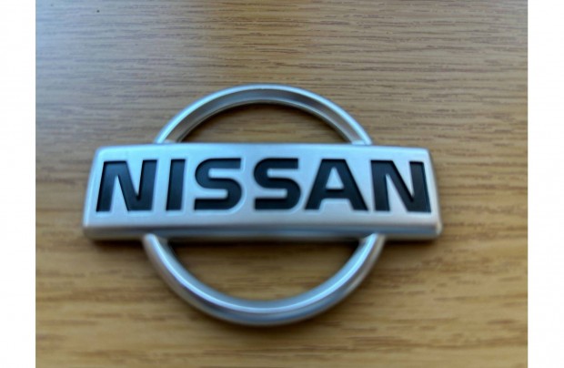 Nissan emblma eredeti csomagolsban