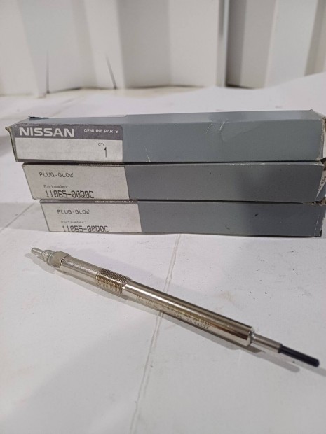 Nissan izztgyertya elad 3 db