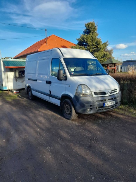 Nissan kisteherautó