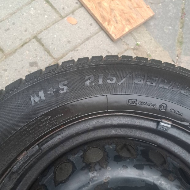 Nissan lemezfelnik,téligumival.