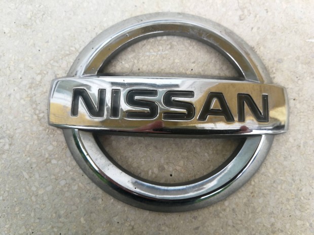 Nissan primera P 12 gyri els emblma elad 