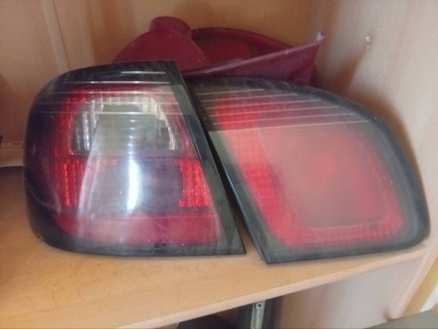 Nissan primera p11 hátsó lampa
