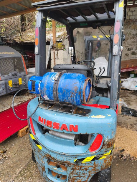 Nissan targonca elad