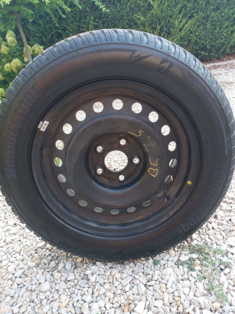 Nissan téligumi garnitúra