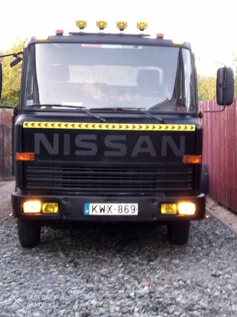 Nissan trler