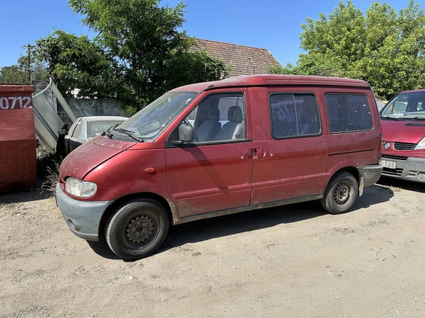 Nissan vanette cargo bontott alkatészei eladók