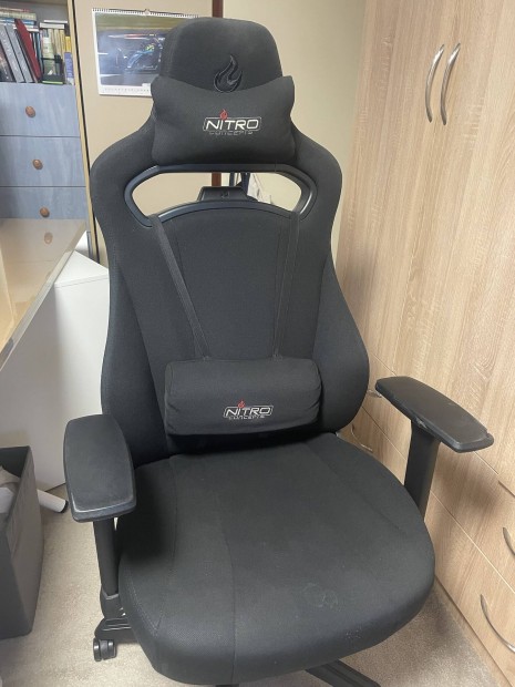 Nitro Concepts e250 gamer szk 