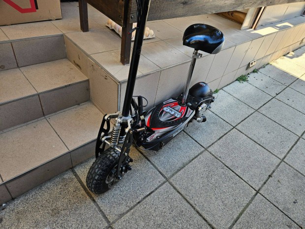 Nitro Scooters elektromos roller 1000W-os