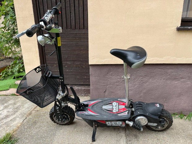 Nitro Scooters elektromos roller