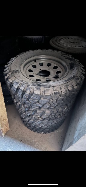 Niva,Suzuki felnik új terepgumikkal