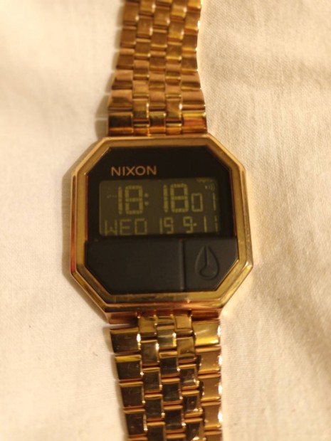 Nixon aranyszn kvarcra