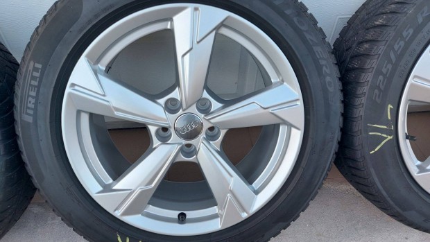 Nnn Eladó,3 Gyári, Audi A6 allroad 4K C8 18" alufelni téli gumik