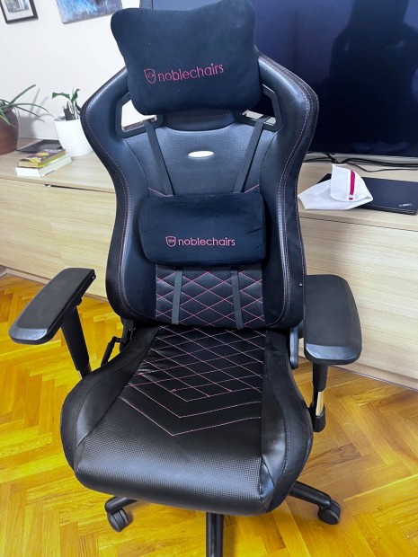 Noblechairs EPIC fekete/piros