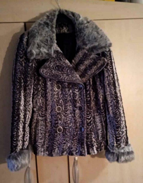 Noe Fashion gyönyörű, elegáns perzsa utánzat kiskabát