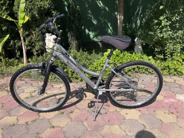 Női 24 és mountian bike kerékpár
