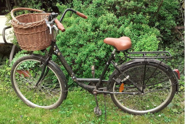 Ni 28as Vintage stlus bicigli nagy fonott kosrral