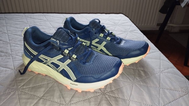 Ni Asics 41, 5 futcip