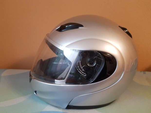 N�i motoros buk�sisak