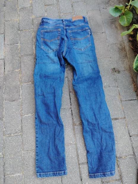 Női motoros farmer térdvédővel