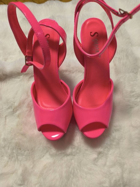 Ni nyri pink lakk szandl 