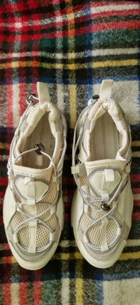 Ni sneaker 37-es mret
