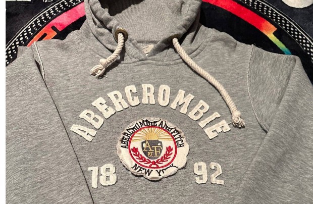 Ni szrke Abercrombie & Fitch kapucnis fels (L-es mretben)
