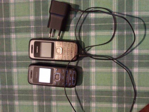 Nokia 1200 RH-99 2db mobiltelefon