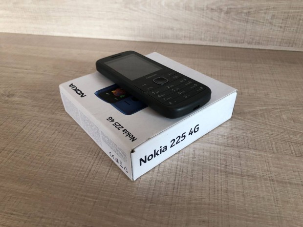 Nokia 225 4G, Black, Dual SIM, Mobiltelefon, +Kiegészítők!