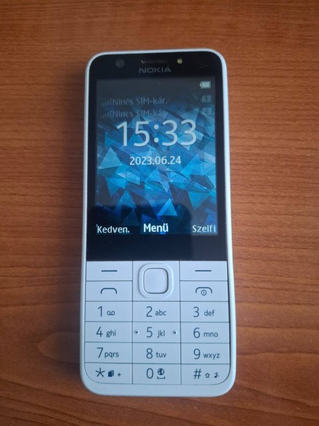 Nokia 230 Dual SIM hagyományos mobiltelefon