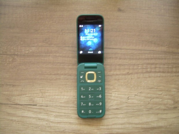 Nokia 2660 flip nyomgombos telefon