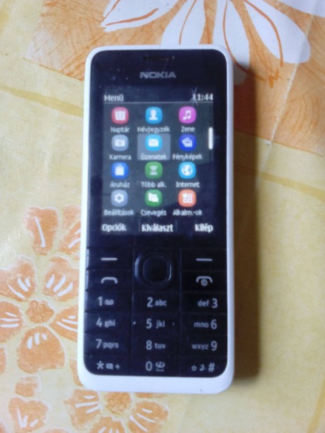 Nokia 301 nyomgombos telefon