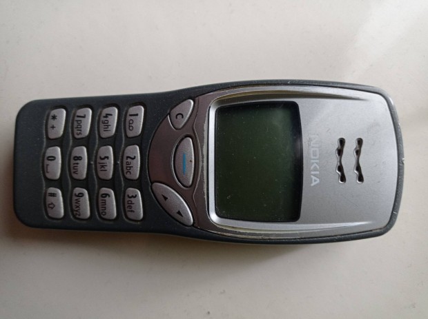 Nokia 3210 es mobiltelefon. Szep llapot.