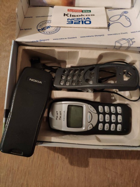 Nokia 3210 gyri tartozkaival dobozval