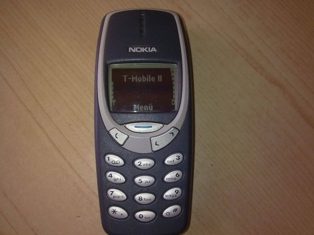 Nokia 3310 újragondolva inverz kijelző hívás idő kijelzés stb