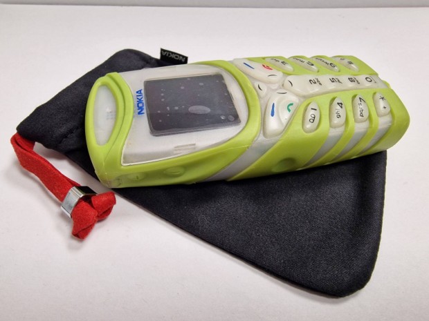 Nokia 5100 fggetlen, tkletes mkdssel, gyri Nokia vdtokkal