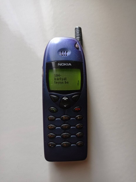 Nokia 6110 retro mobiltelefon.