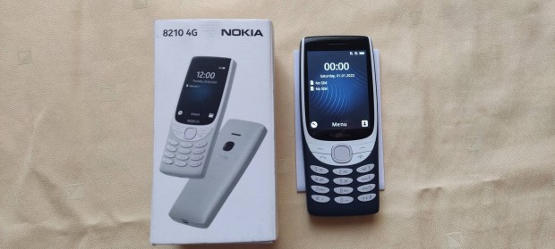Nokia 8210 4G Dual Sim okos mobiltelefon 