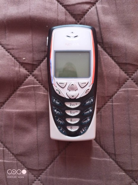 Nokia 8310 Mobiltelefon 