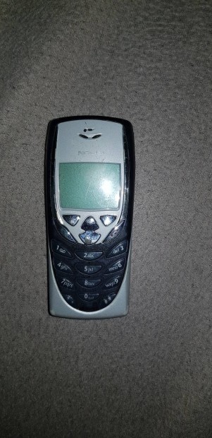 Nokia 8310 retro mobiltelefon