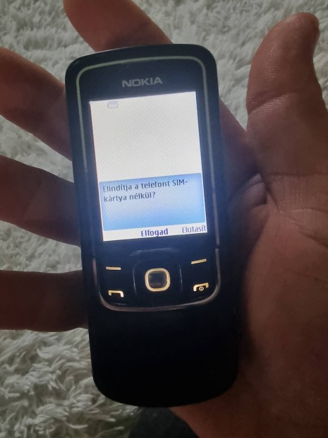 Nokia 8600 luna 