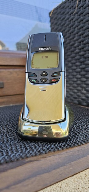 Nokia 8810 asztali tltvel