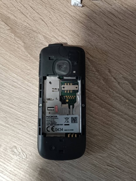 Nokia C1-01 mobiltelefon fellelt állapotban