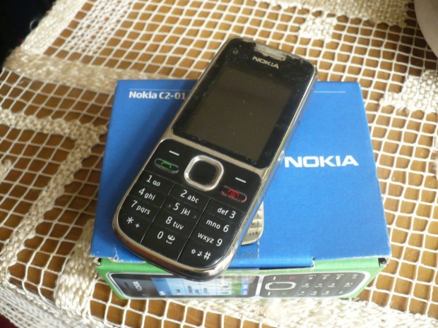 Nokia C2 telefon