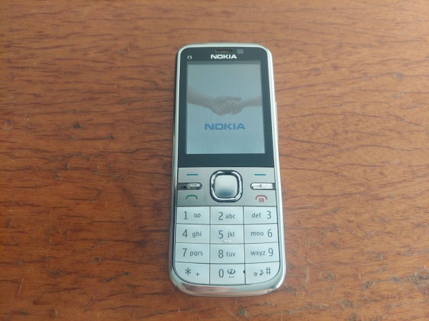 Nokia C5 telefon