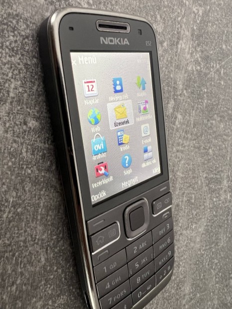 Nokia E52 gyjtemnybl