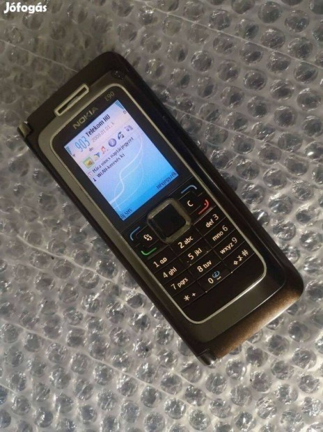 Nokia E90 kommuniktor