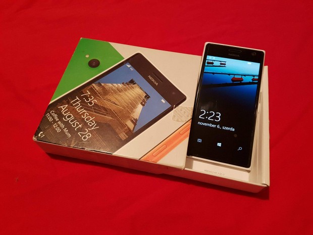 Nokia Lumia 735 Telekomos j akkuval Windowsmobile10-zel